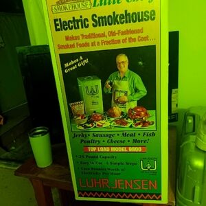 Electric meat smoker